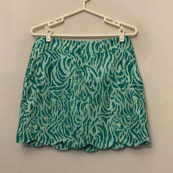 Vineyard Vines green zebra print skort Size 4 NWT